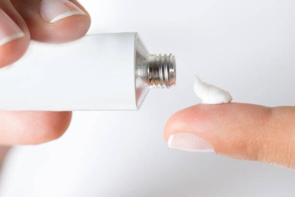 crème pour traiter la mycose des ongles des pieds